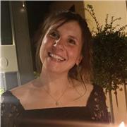 Offro assistenza e supporto nei compiti scolastici,evidenziando i punti forti del ragazzo.